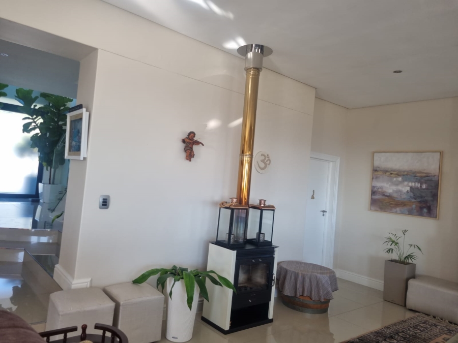 3 Bedroom Property for Sale in Baronetcy Estate Western Cape